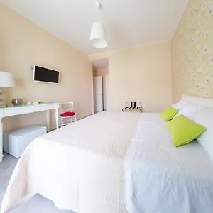 Bed & Breakfast Attico 160, Aeroporto di Catania Fontana Rossa