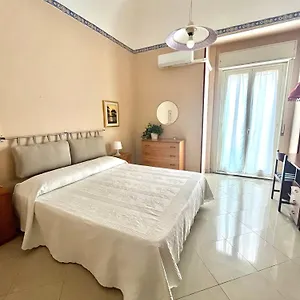 Bed & Breakfast Flat For 2 In Catania, Le Voci Del Mercato, Aeroporto di Catania Fontana Rossa